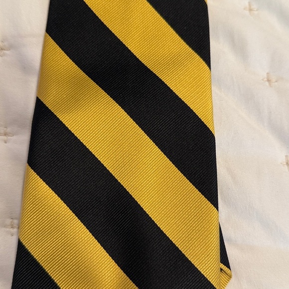 Bocara Gold and Black 100% Silk Tie - Picture 2 of 4